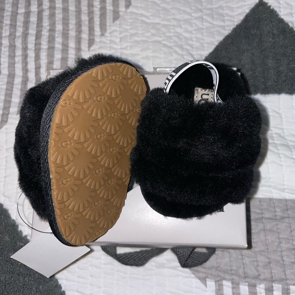 UGG Fluffy Slippers in Black | Size 6-12 Months - Picture 2 of 5